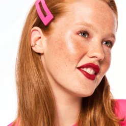 essence Baby Got Holo Glow Highlighter Stick 10 Holy Apricotly 5 gr