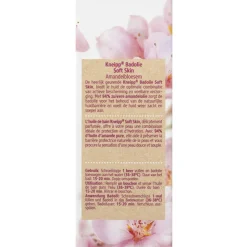 Kneipp Badolie Soft Skin AmandelbloesemDe heerlijk geurende Kneipp® Badolie Soft Skin, biedt je huid de optimale combinatie van actieve bescherming en voelbare verzorging. Met 94% zuivere amandelolie zorgt de badolie voor het behoud van de natuurlijke huidbarrière en voelt de huid weer zacht en soepel aan.Dermatologisch getestNiet parfumvrijPH NeutraalProefdiervrijVeganGeschikt voor de droge en/of gevoelige huid Gevarenaanduidingen Ontvlambaar Milieugevaarlijk Zeer licht ontvlambaar gas. Zeer licht ontvlambare aerosol. Zeer licht ontvlambare vloeistof en damp. Licht ontvlambare vloeistof en damp. Ontvlambare vaste stof. Ontvlambare aerosol. Ontvlambare vloeistof en damp. Zeer giftig voor in het water levende organismen. Zeer giftig voor in het water levende organismen, met langdurige gevolgen. Giftig voor in het water levende organismen, met langdurige gevolgen. Aanvullende informatie Hoe te gebruiken?Schroefdopje 1 keer vullen en badolie toevoegen aan het water (36-38ºC). Duur van het bad: 15-20 min. Dopje omspoelen.Cosmeticaproduct. Niet voor inwendig gebruik. Buiten het bereik van kinderen houden. Waarschuwing: Bad na het baden reinigen (voorkomt uitglijden). Restanten van de badolie verwijderen met warm water en vetoplossend schoonmaakmiddel. Ingrediënten Prunus Amygdalus Dulcis (Sweet Almond) Oil, Parfum (Fragrance), Benzyl Benzoate,PEG-40 Sorbitan Peroleate, Prunus Amygdalus Dulcis (Sweet Almond) Flower Extract, Amyris Balsamifera Bark Oil, Pogostemon Cablin Oil, Bulnesia Sarmientoi Extract (Guaiacwood Oil), Limonene, Linalool, Coumarin, Alpha-Isomethyl Ionone, Geraniol, Citral, Cinnamyl Alcohol, Citronellol, Helianthus Annuus Hybrid Oil, Tocopherol. Fabrikant informatie Merk: Kneipp Ean: 4008233069012 Artikel: 043-102 Fabrikant gegevens: Kneipp Adres: Vliegend Hertlaan 49 3526 KT Utrecht Nederland Contactgegevens: Tel: 030 281 3300 Email: [email protected] Website: https://www.kneipp.com Reviews Schrijf jouw review Hoe controleren en plaatsen wij reviews? Plein plaatst enkel reviews van klanten en personen die het product daadwerkelijk gebruikt hebben, ook wanneer deze negatief of neutraal is. Voordat de review geplaatst wordt controleren we handmatig of deze écht is en voldoet aan onze reviewvoorwaarden. Wanneer het product op Plein gekocht is vermelden we dat bij de review. Plein betaalt niet voor reviews, wanneer een reviewer door een andere partij is vergoed staat dit erbij vermeld. Door Elien op 1 september 2022 | Heeft dit product gekocht Verrukkelijke badolie met heerlijke geur en lekkere olie geen Super lekkere badolie Oorspronkelijk geplaatst op plein.nl Door Lydia Maria op 13 mei 2020 | Heeft dit product gekocht Deze review is geschreven bij product Kneipp Badolie New Energy Rozemarijn 100 ml Zalig badmoment met deze olie Lekker genieten Heerlijke geur Super zacht en voedend voor de huid Mag ietsje beterkoop daar je in verhouding meer verbruikt dan badcreme of badschuim Heerlijk relaxen en tegelijk je huid laten verwennen met deze badolie van Kneipp Oorspronkelijk geplaatst op plein.nl Door Morvenna op 17 december 2014 | Heeft dit product gekocht Deze review is geschreven bij product Kneipp Badolie Relaxing Lavendel 100 ml Lekkere badolie, vooral in de winter als het koud is, kan je heerlijk ontspannen. Al een paar jaar mijn favoriet. Oorspronkelijk geplaatst op plein.nl Door Els op 11 december 2014 | Heeft dit product gekocht Deze review is geschreven bij product Kneipp Badolie Refreshing Eucalyptus 100 ml Heerlijk na een week drukte Frisse geur Lichaam en geest komen tot rust erg lekkere badolie. Als ik het een weekje druk gehad heb kan ik altijd heerlijk relaxen door de frisse geur. Echt een aanrader Oorspronkelijk geplaatst op plein.nl Bekijk alle reviews Kneipp Badolie Soft Skin Amandelbloesem 100 ml