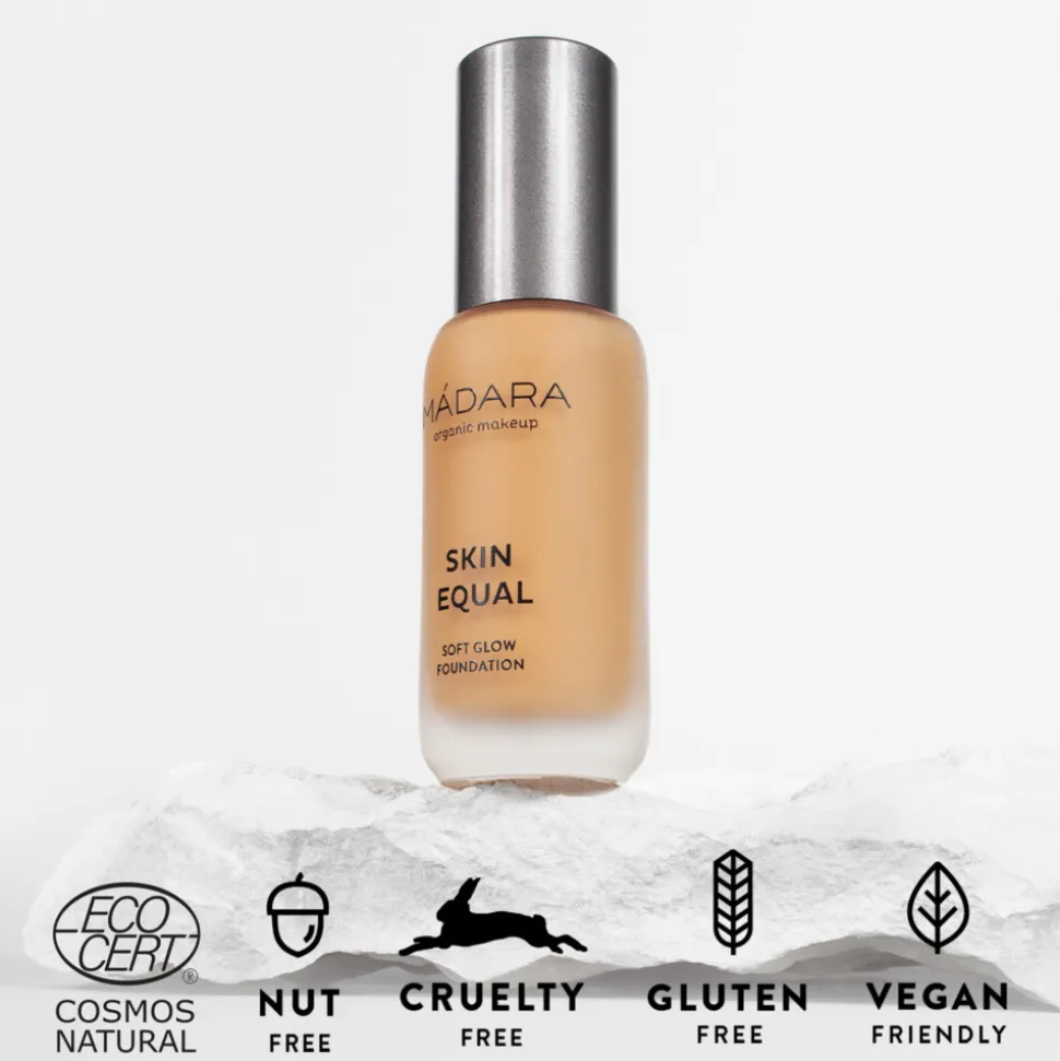 Madara Skin Equal Soft Glow Foundation SPF 15 50 Golden Sand 30 ml