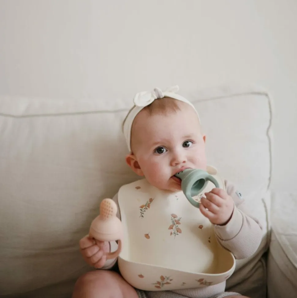 Mushie Fresh Food Feeder Blush