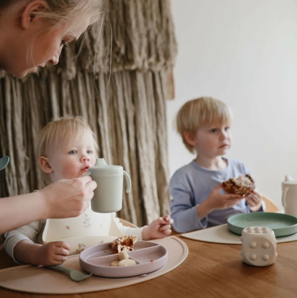 Mushie Trainer Dinkbeker Sage