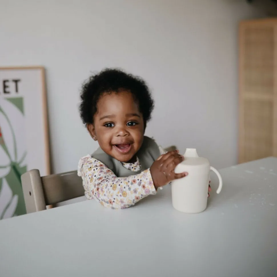 Mushie Trainer Dinkbeker Ivory