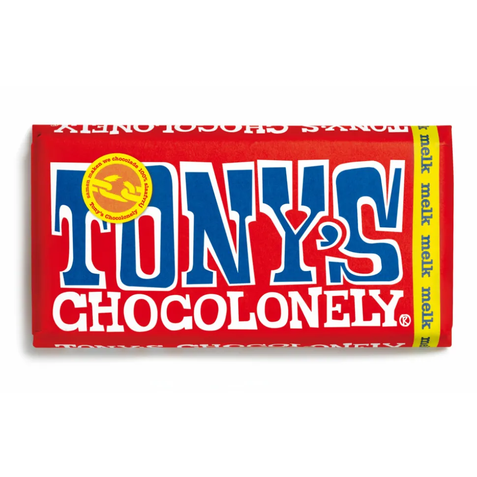 Tony's Chocolonely Regenboog Classics 3-packTony's Chocolonely Regenboog Classics 3-pack is het perfecte cadeautje voor iedereen die een verrassing verdient – je schoonmoeder, je verre tante of die nieuwe buurman. Deze kleurrijke verpakking zit tjokvol met Tony’s favoriete smaken: romige melkchocolade, melk karamel zeezout en melk met knapperige hazelnoot. Daar worden we nou blij van!Bevat drie heerlijke Tony’s chocoladesmakenRomige melkchocolade, melk karamel zeezout en melk met knapperige hazelnootPerfect als cadeau voor elke gelegenheidFairtrade en gemaakt met traceerbare cacao Aanvullende informatie BewarenOpslaan in een donkere ruimte met een temperatuur tussen 12 en 19 graden celcius. Niet bewaren bij sterk geurende producten. Ingrediënten MELKCHOCOLADE:suiker, volle melkpoeder, cacaoboter, cacaomassa, emulgator (lecithinen (soja)).MELKCHOCOLADE KARAMEL ZEEZOUT:suiker, volle melkpoeder, cacaoboter, cacaomassa, 10.00% karamelstukjes (suiker, glucesestroop, boter (melk), roompoeder (melk), emulgator (soja lecithine)), 0.50% zeezout, emulgator (lecithinen (soja)).MELKCHOCOLADE HAZELNOOT:suiker, volle melkpoeder, cacaoboter, cacaomassa, 10.00% hazelnoten, emulgator (lecithinen (soja)). Allergenen Bevat: Melk, Soja en Noten. Kan gluten, ei en noten bevatten. Allergenen Disclaimer Let op: Hoewel we zorgvuldig allergeneninformatie op onze productpagina’s verstrekken, kunnen de ingrediënten en allergenen in de producten door de fabrikant worden aangepast. Raadpleeg daarom altijd de verpakking voordat je het product consumeert, vooral als je een allergie of intolerantie hebt. De informatie op onze website is bedoeld als aanvullende ondersteuning en kan niet altijd het etiket op de verpakking vervangen. Bij vragen over allergenen of andere productinformatie, neem gerust contact met ons op. Voedingswaarde Voedingswaarde per 100 gramEnergie- 2284 kj / 546 kcalVet- 34 gramwaarvan verzadigd vet- 19 gramKoolhydraten- 51 gramwaarvan suiker- 49 gramEiwitten- 7.7 gramZout- 0.37 gram Fabrikant informatie Merk: Tony's Chocolonely Ean: 8719956493829 Artikel: 1019-120 Fabrikant: Tony's Chocolonely Reviews Schrijf jouw review Hoe controleren en plaatsen wij reviews? Plein plaatst enkel reviews van klanten en personen die het product daadwerkelijk gebruikt hebben, ook wanneer deze negatief of neutraal is. Voordat de review geplaatst wordt controleren we handmatig of deze écht is en voldoet aan onze reviewvoorwaarden. Wanneer het product op Plein gekocht is vermelden we dat bij de review. Plein betaalt niet voor reviews, wanneer een reviewer door een andere partij is vergoed staat dit erbij vermeld. Er zijn nog geen reviews geschreven. Schrijf als eerste een review. Tony's Chocolonely Regenboog Classics 3-pack 3 x 180 gr