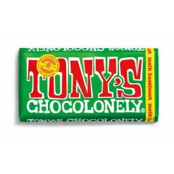 Tony's Chocolonely Regenboog Classics 3-packTony's Chocolonely Regenboog Classics 3-pack is het perfecte cadeautje voor iedereen die een verrassing verdient – je schoonmoeder, je verre tante of die nieuwe buurman. Deze kleurrijke verpakking zit tjokvol met Tony’s favoriete smaken: romige melkchocolade, melk karamel zeezout en melk met knapperige hazelnoot. Daar worden we nou blij van!Bevat drie heerlijke Tony’s chocoladesmakenRomige melkchocolade, melk karamel zeezout en melk met knapperige hazelnootPerfect als cadeau voor elke gelegenheidFairtrade en gemaakt met traceerbare cacao Aanvullende informatie BewarenOpslaan in een donkere ruimte met een temperatuur tussen 12 en 19 graden celcius. Niet bewaren bij sterk geurende producten. Ingrediënten MELKCHOCOLADE:suiker, volle melkpoeder, cacaoboter, cacaomassa, emulgator (lecithinen (soja)).MELKCHOCOLADE KARAMEL ZEEZOUT:suiker, volle melkpoeder, cacaoboter, cacaomassa, 10.00% karamelstukjes (suiker, glucesestroop, boter (melk), roompoeder (melk), emulgator (soja lecithine)), 0.50% zeezout, emulgator (lecithinen (soja)).MELKCHOCOLADE HAZELNOOT:suiker, volle melkpoeder, cacaoboter, cacaomassa, 10.00% hazelnoten, emulgator (lecithinen (soja)). Allergenen Bevat: Melk, Soja en Noten. Kan gluten, ei en noten bevatten. Allergenen Disclaimer Let op: Hoewel we zorgvuldig allergeneninformatie op onze productpagina’s verstrekken, kunnen de ingrediënten en allergenen in de producten door de fabrikant worden aangepast. Raadpleeg daarom altijd de verpakking voordat je het product consumeert, vooral als je een allergie of intolerantie hebt. De informatie op onze website is bedoeld als aanvullende ondersteuning en kan niet altijd het etiket op de verpakking vervangen. Bij vragen over allergenen of andere productinformatie, neem gerust contact met ons op. Voedingswaarde Voedingswaarde per 100 gramEnergie- 2284 kj / 546 kcalVet- 34 gramwaarvan verzadigd vet- 19 gramKoolhydraten- 51 gramwaarvan suiker- 49 gramEiwitten- 7.7 gramZout- 0.37 gram Fabrikant informatie Merk: Tony's Chocolonely Ean: 8719956493829 Artikel: 1019-120 Fabrikant: Tony's Chocolonely Reviews Schrijf jouw review Hoe controleren en plaatsen wij reviews? Plein plaatst enkel reviews van klanten en personen die het product daadwerkelijk gebruikt hebben, ook wanneer deze negatief of neutraal is. Voordat de review geplaatst wordt controleren we handmatig of deze écht is en voldoet aan onze reviewvoorwaarden. Wanneer het product op Plein gekocht is vermelden we dat bij de review. Plein betaalt niet voor reviews, wanneer een reviewer door een andere partij is vergoed staat dit erbij vermeld. Er zijn nog geen reviews geschreven. Schrijf als eerste een review. Tony's Chocolonely Regenboog Classics 3-pack 3 x 180 gr
