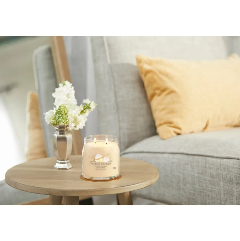 Yankee Candle Geurkaars Medium Jar Vanilla Cupcake 368 gr